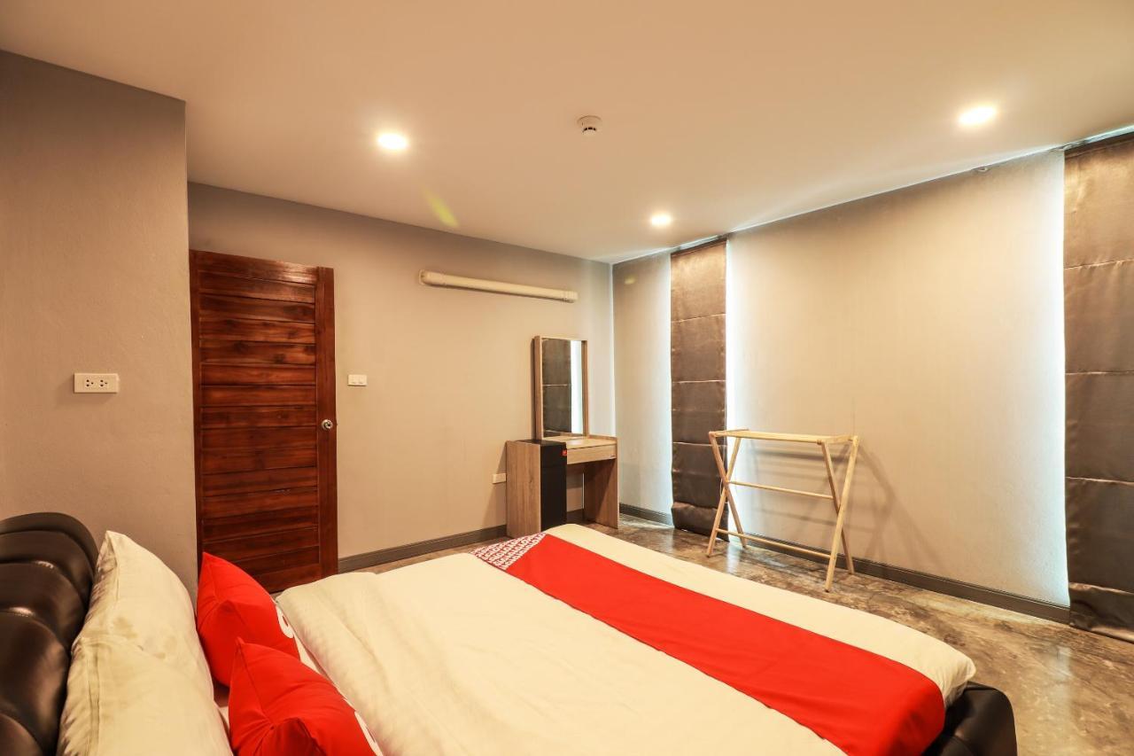 Oyo 150 3Q Chiangmai Residence Chiang Mai Buitenkant foto